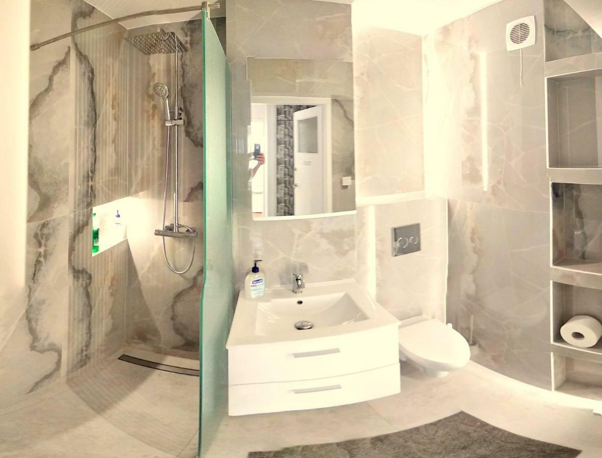 وارسو Studio Zelazna Rooms Near Old Town المظهر الخارجي الصورة